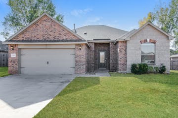 320 East Georgia Terrace Mustang, OK 73064